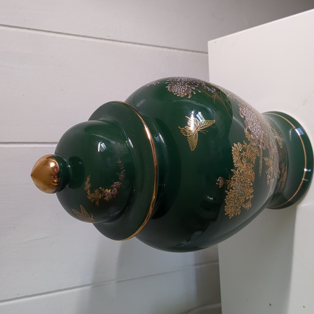 Toyo Kiku Jade Green Gold Jar with lid 8.5 inch x 5 inch